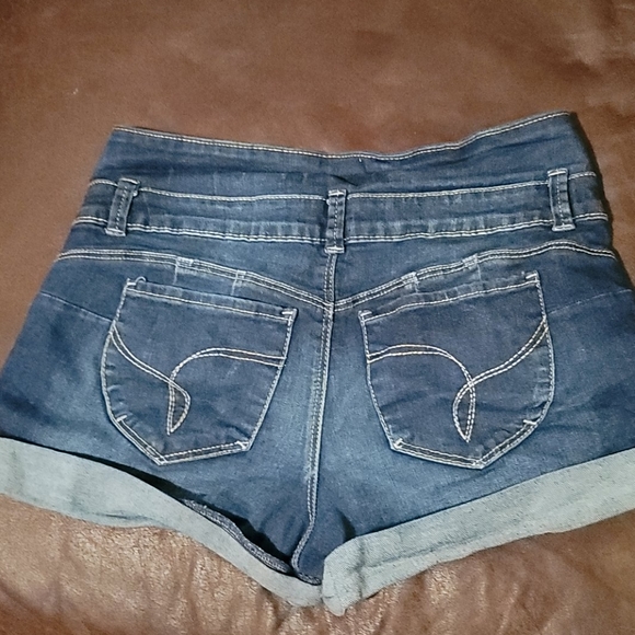 Betta Butt Cuffed Jean Shorts - Picture 4 of 7